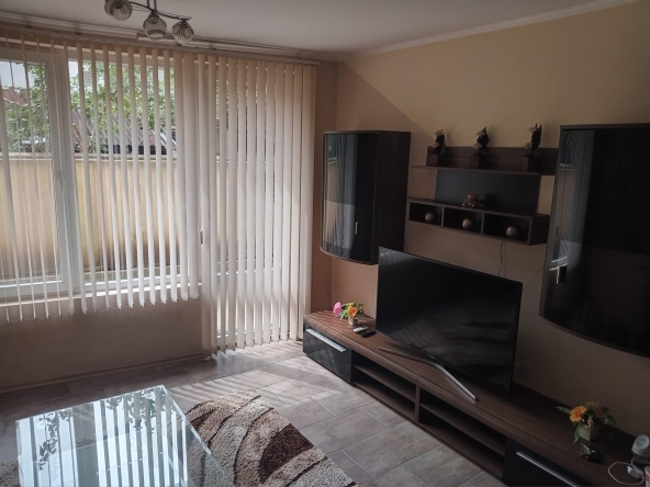 Дава се под наем Тристаен апартамент в София, Манастирски ливади - 100 кв.м за 662.49 € - Снимка #1