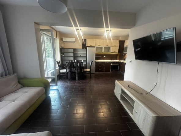 Дава се под наем Тристаен апартамент в Варна, Левски - 90 кв.м за 767 € - Снимка #1