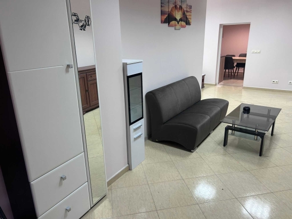 Дава се под наем Едностаен апартамент в София, Бъкстон - 58 кв.м за 357 € - Снимка #1