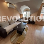 Дава се под наем Двустаен апартамент в Варна, Цветен квартал - 70 кв.м за 375 € - Снимка #1