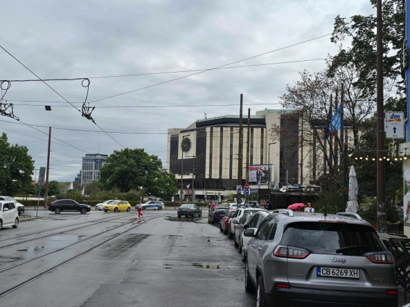 Тристаен апартамент в София, Център - 72 кв.м за 4306 €/кв.м - Снимка #1