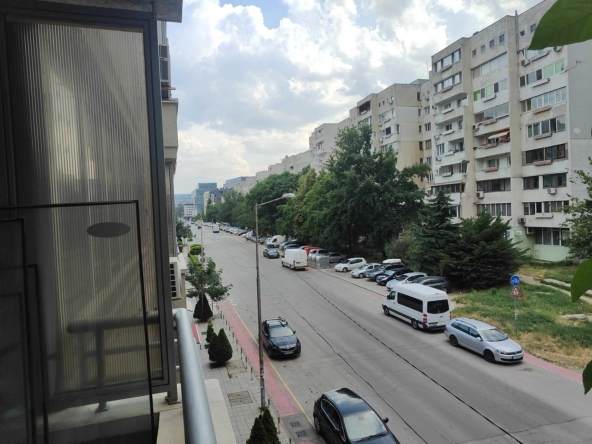 Дава се под наем Едностаен апартамент в София, Младост 4 - 40 кв.м за 400 € - Снимка #1