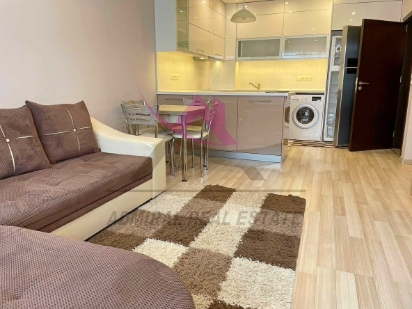 Дава се под наем Двустаен апартамент в Варна, Възраждане 1 - 90 кв.м за 600 € - Снимка #1