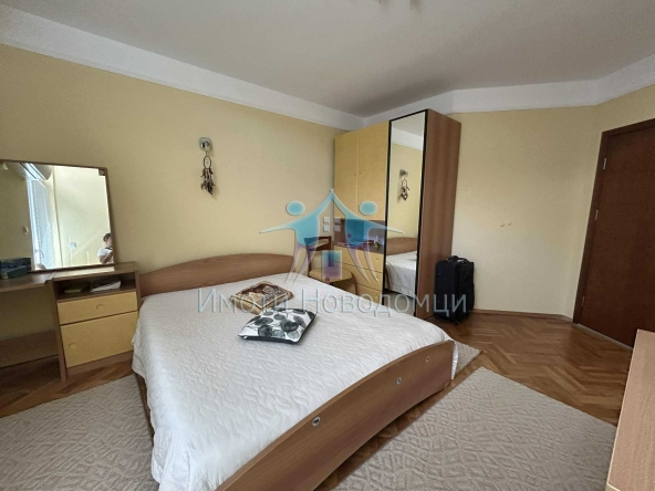 Етаж от къща в Шумен, Пазара - 131 кв.м за 1308 €/кв.м - Снимка #1