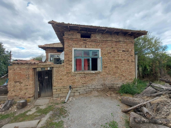 Къща в с. Пресиян, Област Търговище - 70 кв.м за 183 €/кв.м - Снимка #1