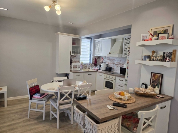 Тристаен апартамент в Стара Загора, Операта - 87 кв.м за 1989 €/кв.м - Снимка #1