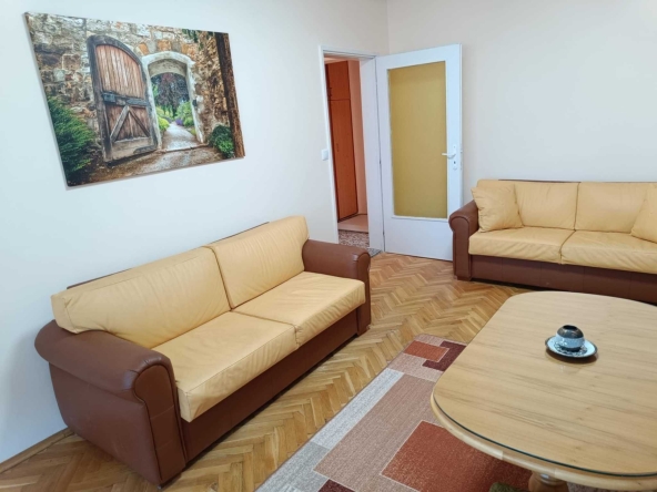 Дава се под наем Тристаен апартамент в Варна, Възраждане 1 - 90 кв.м за 600 € - Снимка #1