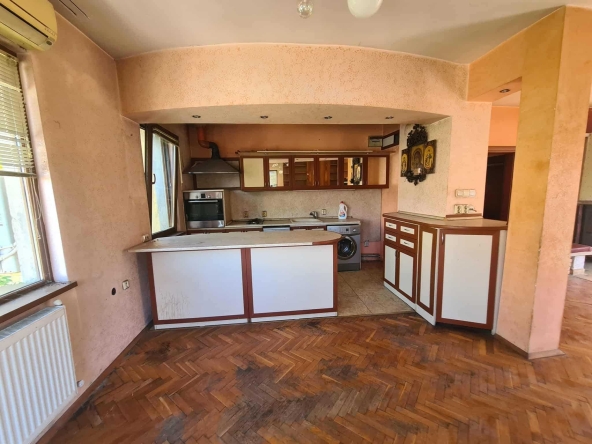 Многостаен апартамент в Хасково, Училищни - 147 кв.м за 1014 €/кв.м - Снимка #1