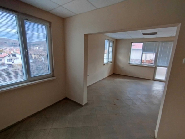 Къща в Вършец - 165 кв.м за 773 €/кв.м - Снимка #1