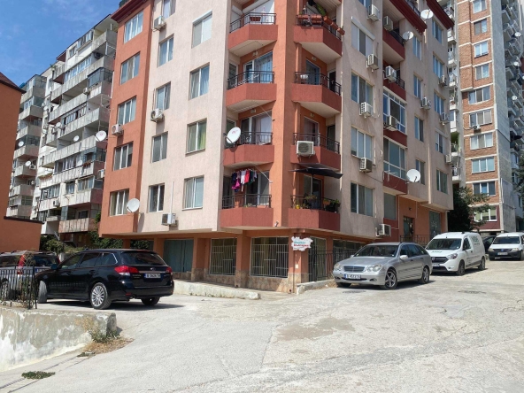 Дава се под наем Магазин в Варна, Възраждане 1 - 82 кв.м за 765 € - Снимка #1