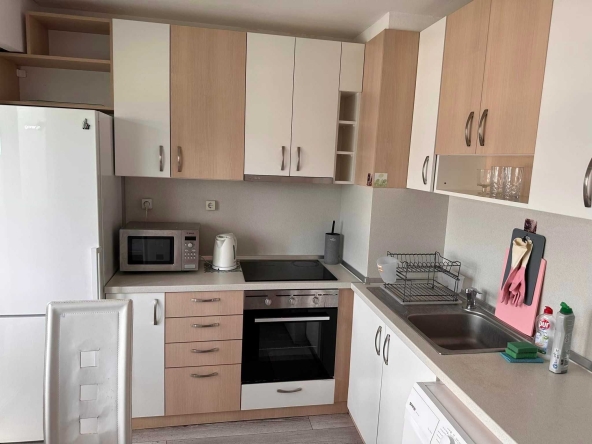 Дава се под наем Тристаен апартамент в Варна, Чайка - 100 кв.м за 714 € - Снимка #1