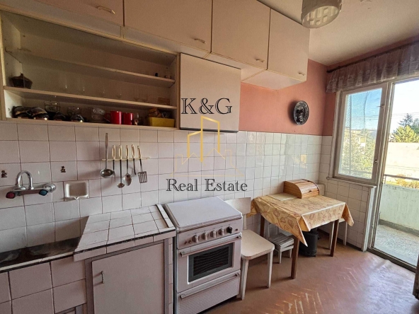 Тристаен апартамент в Разград, Център - 86 кв.м за 1280 €/кв.м - Снимка #1