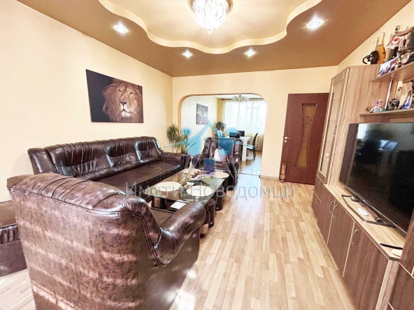 Четиристаен апартамент в Шумен, Гривица - 97 кв.м за 1794 €/кв.м - Снимка #1