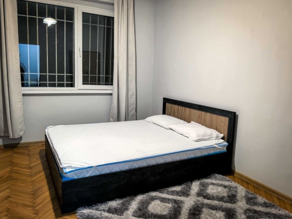 Дава се под наем Тристаен апартамент в София, Зона Б-18 - 100 кв.м за 800 € - Снимка #1