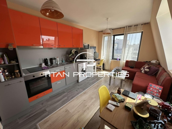 Дава се под наем Двустаен апартамент в Варна, Център - 52 кв.м за 511 € - Снимка #1