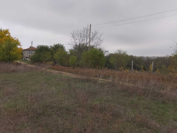 Парцел в с. Никола Козлево, Област Шумен - 1740 кв.м за 5 €/кв.м - Снимка #1