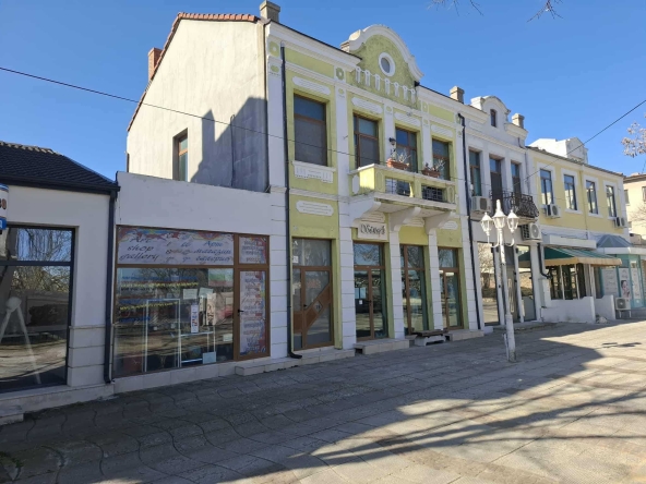 Дава се под наем Магазин в Каварна - 45 кв.м за 150 € - Снимка #1