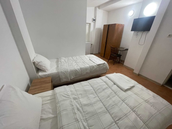 Дава се под наем Едностаен апартамент в Варна, м-т Сотира - 40 кв.м за 204 € - Снимка #1