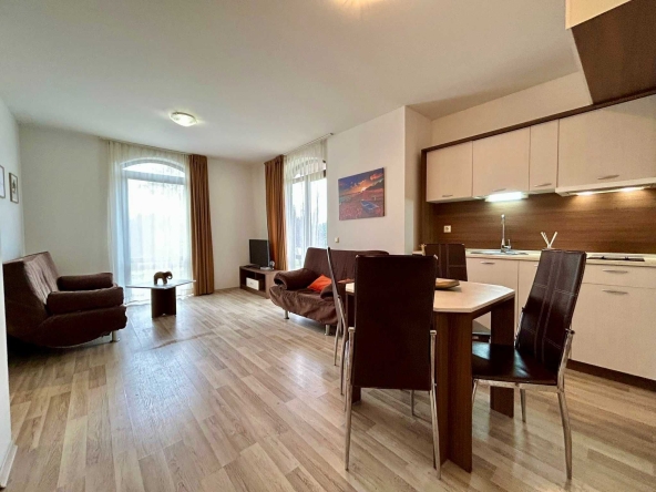 Двустаен апартамент в к.к. Слънчев бряг - 55 кв.м за 1417 €/кв.м - Снимка #1