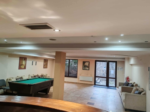 Дава се под наем Магазин в Банско - 400 кв.м за 382.5 € - Снимка #1