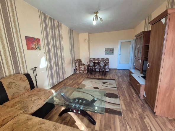 Дава се под наем Тристаен апартамент в Търговище, Вароша - 65 кв.м за 219.3 € - Снимка #1