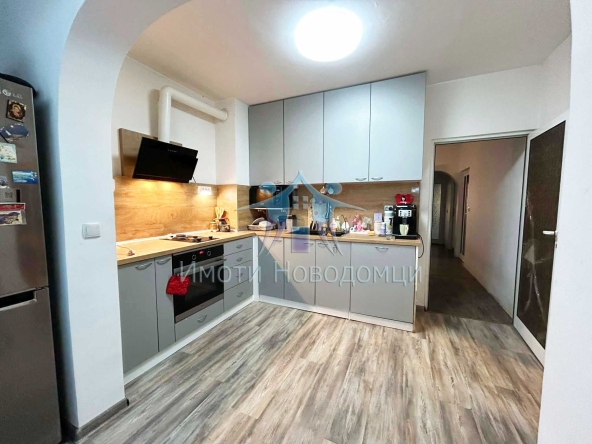 Четиристаен апартамент в Шумен, Пазара - 110 кв.м за 1298 €/кв.м - Снимка #1