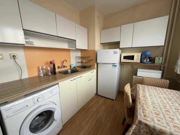 Дава се под наем Двустаен апартамент в София, Младост 4 - 75 кв.м за 598.23 € - Снимка #1