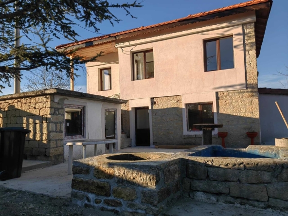 Къща в Девня - 100 кв.м за 408 €/кв.м - Снимка #1