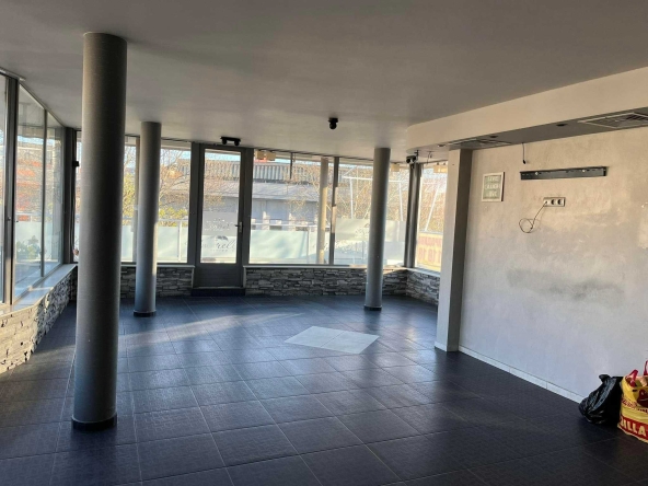 Заведение в Плевен, Индустриална зона - 250 кв.м за 449 €/кв.м - Снимка #1