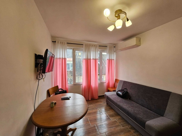 Дава се под наем Едностаен апартамент в Варна, Окръжна болница - 20 кв.м за 219.3 € - Снимка #1