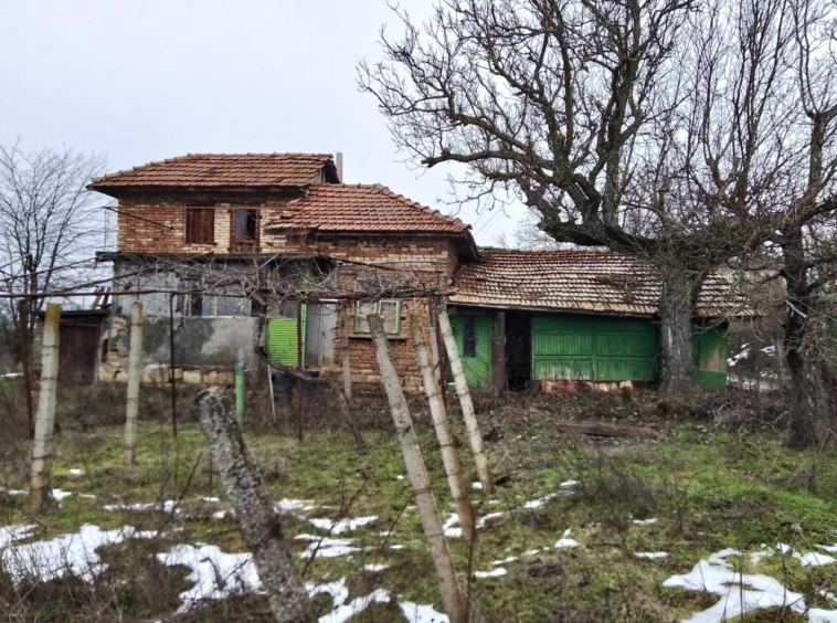 Къща в Разград, Васил Левски - 40 кв.м за 893 €/кв.м - Снимка #1