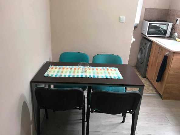 Дава се под наем Тристаен апартамент в Пловдив, Каменица 1 - 110 кв.м за 348.84 € - Снимка #1