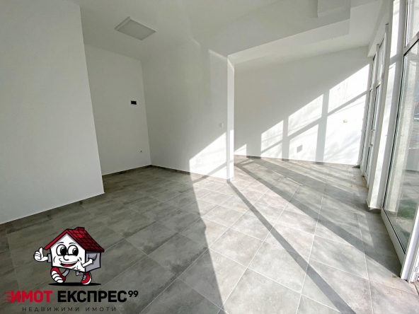 Дава се под наем Магазин в Асеновград - 43 кв.м за 382.5 € - Снимка #1