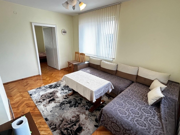 Дава се под наем Двустаен апартамент в Разград, Бели Лом - 65 кв.м за 280.5 € - Снимка #1