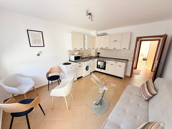 Тристаен апартамент в к.к. Слънчев бряг - 84 кв.м за 583 €/кв.м - Снимка #1