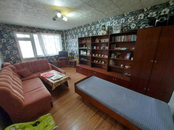 Двустаен апартамент в Търговище, Център - 65 кв.м за 1005 €/кв.м - Снимка #1