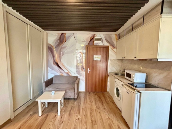 Тристаен апартамент в к.к. Слънчев бряг - 65 кв.м за 721 €/кв.м - Снимка #1