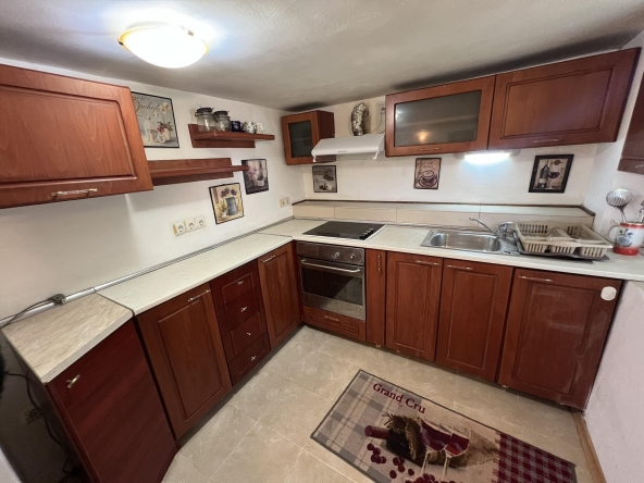 Дава се под наем Тристаен апартамент в Варна, м-т Траката - 75 кв.м за 328.95 € - Снимка #1