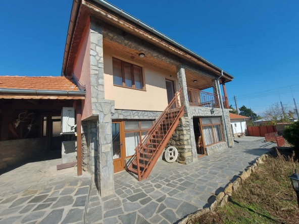 Къща в с. Момино, Област Търговище - 180 кв.м за 595 €/кв.м - Снимка #1