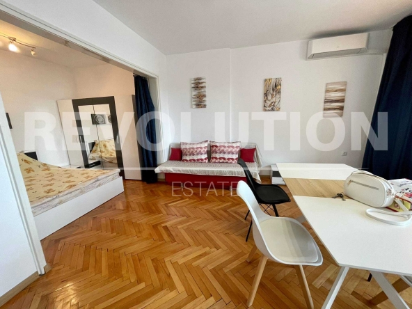 Дава се под наем Тристаен апартамент в Варна, Център - 74 кв.м за 510 € - Снимка #1