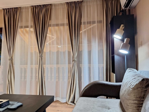 Дава се под наем Етаж от къща в София, Център - 85 кв.м за 747.66 € - Снимка #1