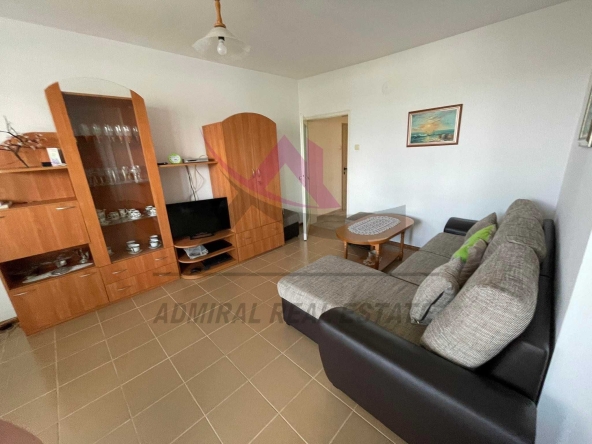 Дава се под наем Четиристаен апартамент в Варна, Спортна зала - 105 кв.м за 548.25 € - Снимка #1