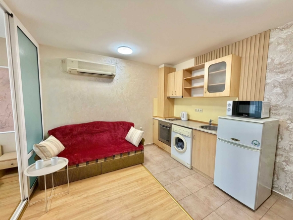 Тристаен апартамент в к.к. Слънчев бряг - 76 кв.м за 594 €/кв.м - Снимка #1