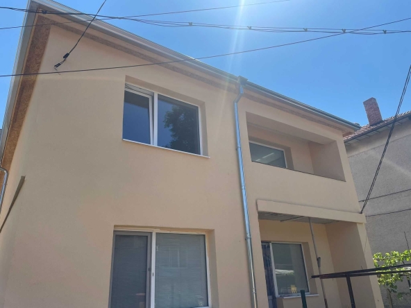 Етаж от къща в Добрич, Христо Ботев - 89 кв.м за 665 €/кв.м - Снимка #1