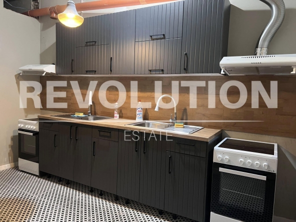 Дава се под наем Едностаен апартамент в Варна, Център - 30 кв.м за 378.93 € - Снимка #1