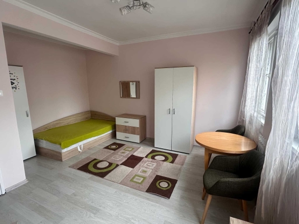 Дава се под наем Едностаен апартамент в София, Център - 45 кв.м за 348.84 € - Снимка #1