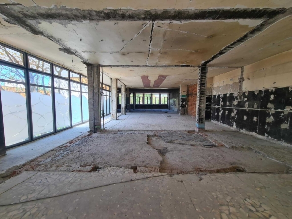 Магазин в Хасково, Център - 500 кв.м за 357 €/кв.м - Снимка #1