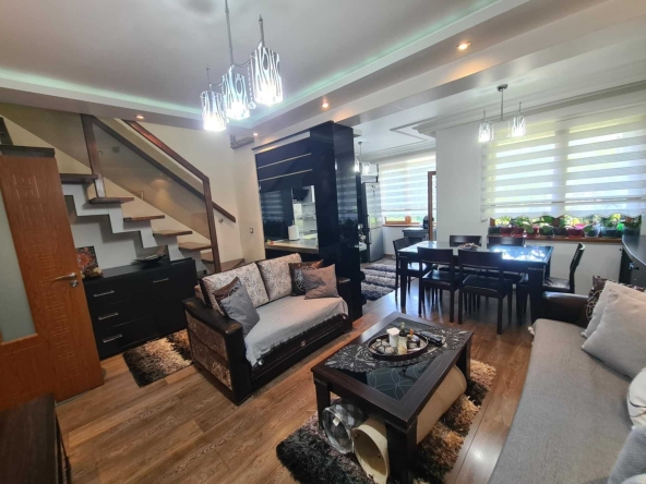 Мезонет в Хасково, Любен Каравелов - 150 кв.м за 816 €/кв.м - Снимка #1