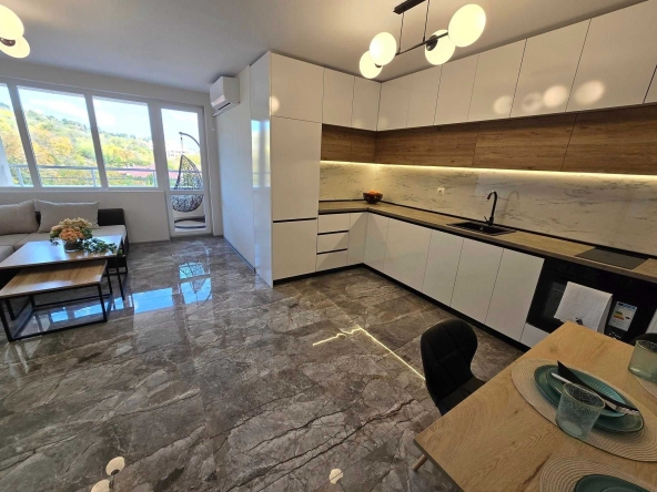 Тристаен апартамент в Стара Загора, Железник - изток - 104 кв.м за 1385 €/кв.м - Снимка #1