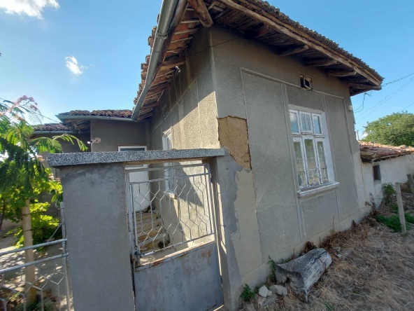Къща в с. Пресиян, Област Търговище - 134 кв.м за 118 €/кв.м - Снимка #1